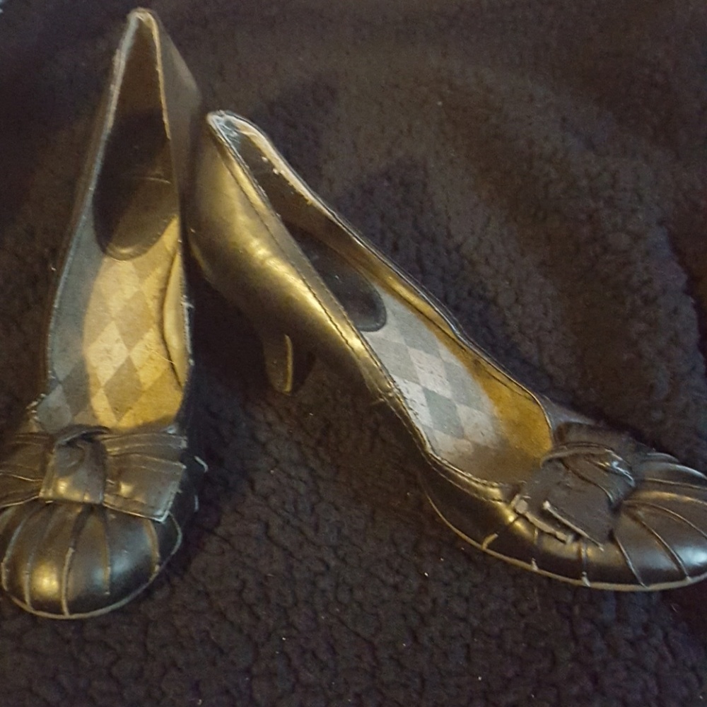 Black heels size 8.5